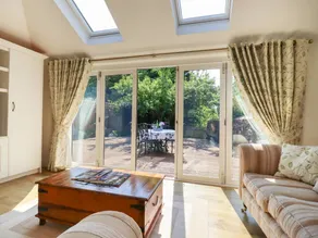 Cottage with garden - Image 4