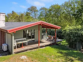 Children-friendly holiday home with terrace - Image 4