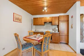 Holiday apartment with garden & terrace | Garden view - Image 3