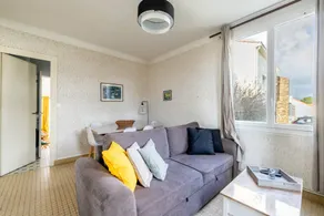 Maison de vacances adaptée aux familles avec barbecue, jardin et terrasse | Vue jardin | Adaptée au travail à distance | Avec animaux autorisés - Image 3
