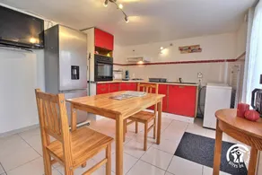 Lovely gite with garden & terrace - Image 4