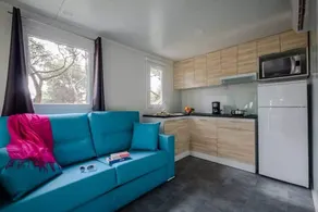 Mobile home with terrace - Image 2