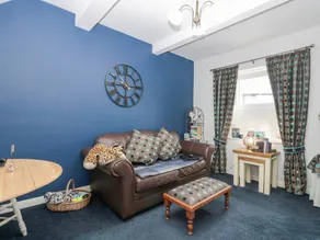 Cottage with garden - Image 4