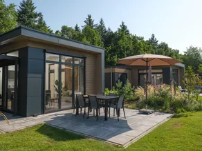 Holiday home with pool, terrace & garden - Image 3