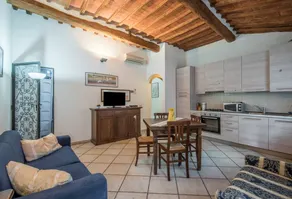 Flat with terrace & barbeque | Next to Piazza del Campo | City view - Image 4