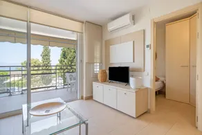 SunAndBed CYE – Modern Luxury Apartment with Sea Views - Image 2