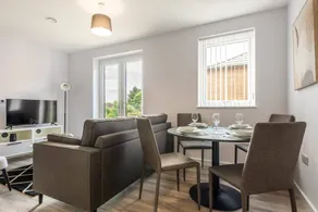 Contemporary 2 Bedroom Home in York - Image 4