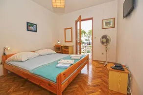 Holiday apartment with terrace & barbeque | Mountain view - Image 5