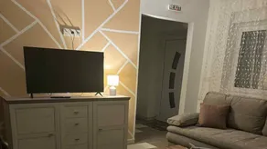 Flat with terrace & garden - Image 2