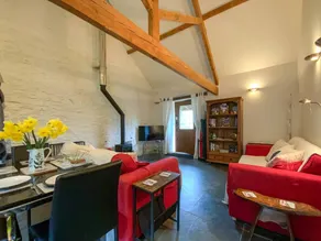 Family-friendly cottage with garden - Image 2