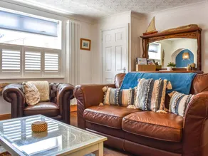 Cottage with garden | River view - Image 3
