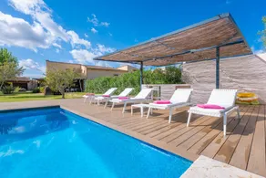 Villa with barbecue, garden & terrace - Image 2