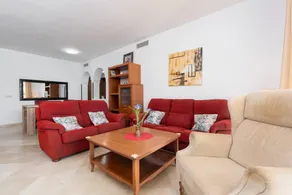 Spacieux appartement convivial et familial avec internet haut débit, piscine et terrasse | Vue mer | Plage à proximité | Adapté au travail à distance | Avec animaux admis - Image 4