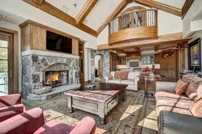 Golden Peak Luxury 4 BR Penthouse - Ski-in/out by RedAwning - Image 3