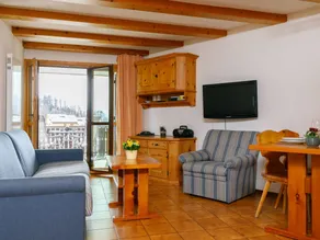 Family-oriented lovely apartment with garden & terrace | Mountain view | Next to the ski | Pet-friendly - Image 2