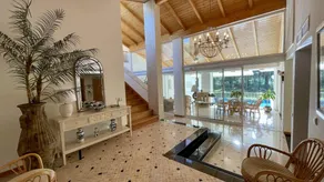 Villa avec terrasse, jacuzzi et piscine privée | Vue piscine - Image 4