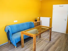 Apartment with terrace - Image 2