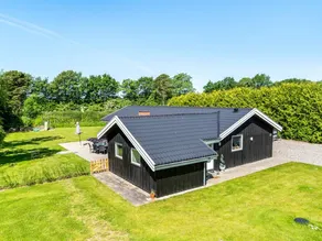 Child-friendly holiday home with terrace, sauna & garden | Pet-friendly - Image 4