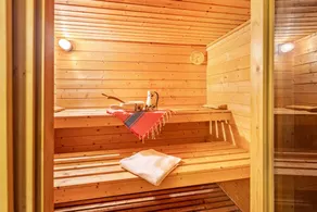 Holiday home with garden, sauna & barbeque | Garden view - Image 4