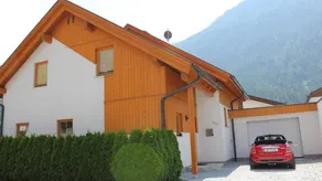 Maison avec jardin, barbecue et terrasse - Image 2