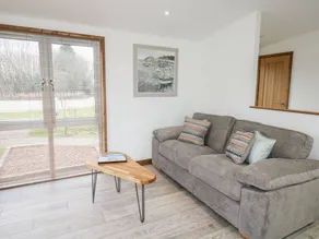 Cottage with sauna & garden - Image 3