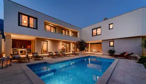 Villa with garden, BBQ & sauna | City view - Image 5