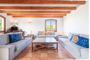 Family-oriented villa with terrace, garden & pool | Sea view | Close to the beach | Suitable for remote work - Image 3