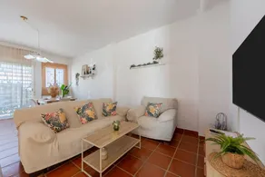 Apartment with BBQ & garden - Image 4