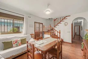 House | Garden view - Image 4
