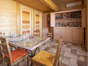 Holiday apartment with barbecue & garden - Image 4