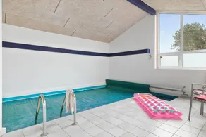 Holiday home with jacuzzi, barbeque & sauna | Close to the beach | Pet-friendly - Image 4