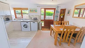 Fully equipped house with garden & barbecue - Image 2