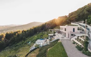 Fully equipped villa with terrace, barbeque & hot tub | Pool view | Suitable for remote work | Pets allowed - Image 3