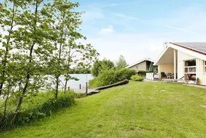 Children-friendly holiday home with sauna, BBQ & terrace | Water view | Pet-friendly - Image 5