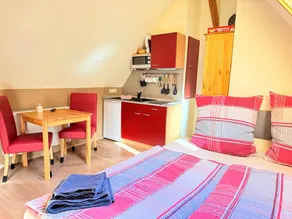 Cozy Rooftop Studio “Tannenwipfel” with Infrared Sauna, Dog-Friendly, WiFi - Image 2