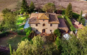 Children-friendly lodge with barbeque, garden & hot tub | Garden view | Suitable for remote work | Pets are welcome - Image 2