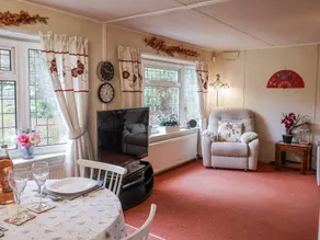 Cottage with garden - Image 4