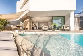 Family-oriented pleasant villa with terrace, jacuzzi & barbeque | Close to the beach - Image 4