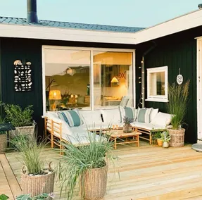 Holiday home with garden, terrace & BBQ | Sea view | Perfect for remote work - Image 3