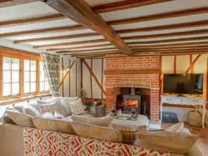 Children-friendly lovely cottage with jacuzzi, BBQ & garden | Pet-friendly - Image 2