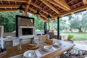 Wonderful villa with garden & terrace - Image 4