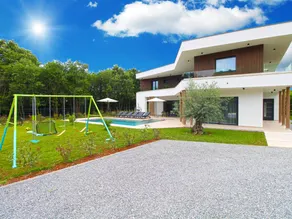 Geräumiges Ferienhaus mit Grill, privatem Pool und Terrasse - Image 4