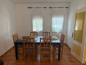 Holiday Home 'Casa De Los Abuelos' with Wi-Fi - Image 3