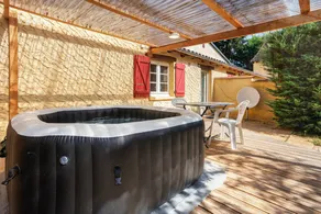 Cottage with barbecue, terrace & garden - Image 5