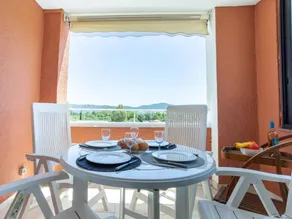 Appartement entièrement équipé avec piscine, jardin et terrasse | Vue mer | Plage à proximité - Image 2