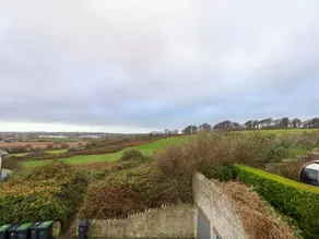 Fully equipped lovely cottage with BBQ & garden - Image 4