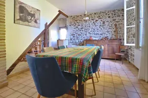 House with garden, BBQ & terrace - Image 2