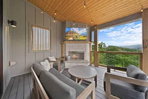 4BR Luxury Home, Hot Tub, Game Room, Walk to Pool & Grill - Image 2