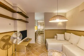 Fully equipped holiday apartment with terrace - Image 4