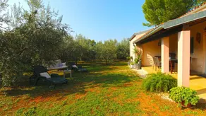 Holiday home with terrace, barbecue & garden - Image 5